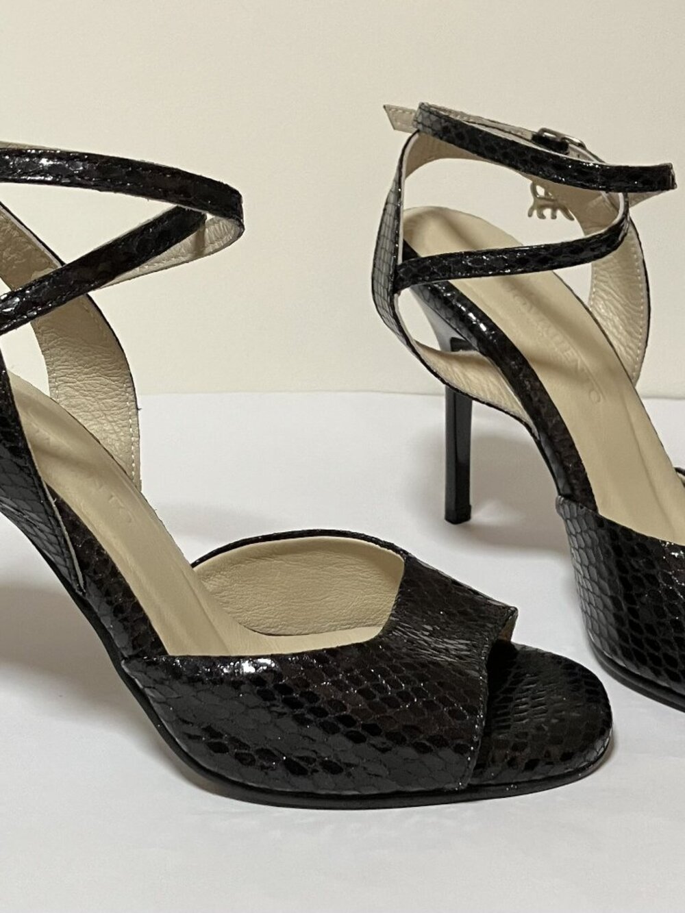 MOVIMIENTO Argentine Tango Dance Shoes - Picture 3 of 7